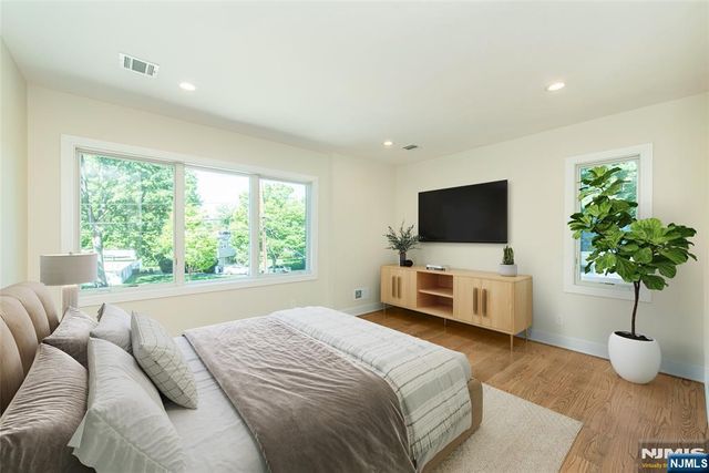 778 Wynetta Place, Paramus, NJ 07652