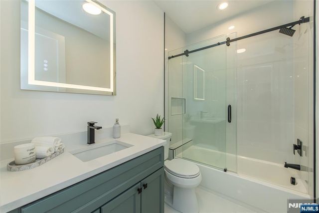 778 Wynetta Place, Paramus, NJ 07652