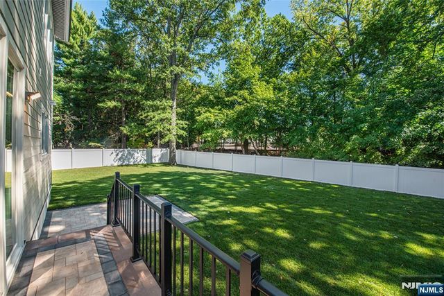 778 Wynetta Place, Paramus, NJ 07652