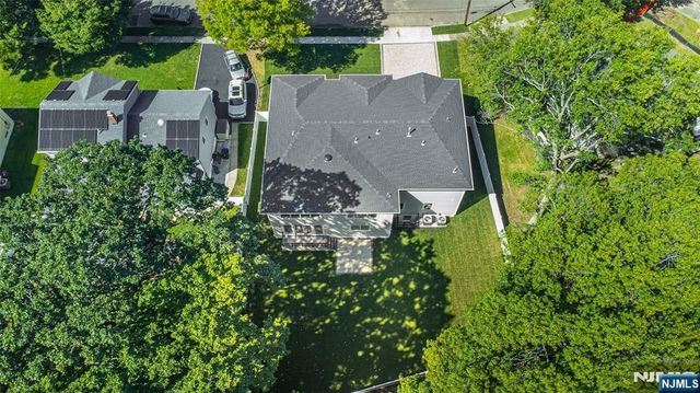 778 Wynetta Place, Paramus, NJ 07652