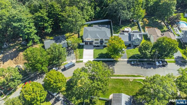 778 Wynetta Place, Paramus, NJ 07652