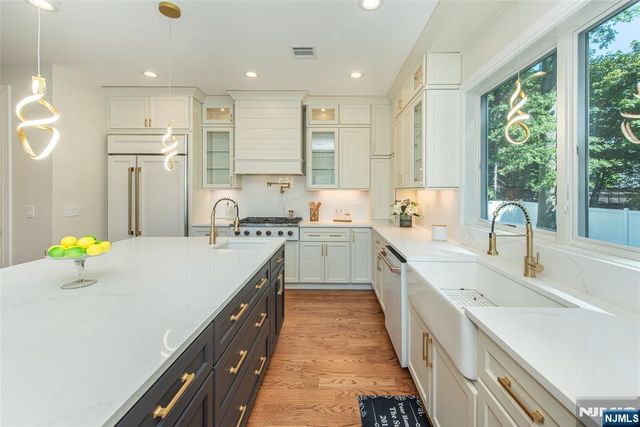 778 Wynetta Place, Paramus, NJ 07652