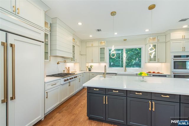 778 Wynetta Place, Paramus, NJ 07652