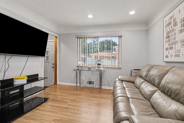 14051 Cloverdale Street, Oak Park City, MI 48237