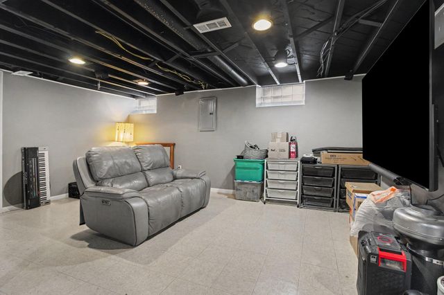 14051 Cloverdale Street, Oak Park City, MI 48237