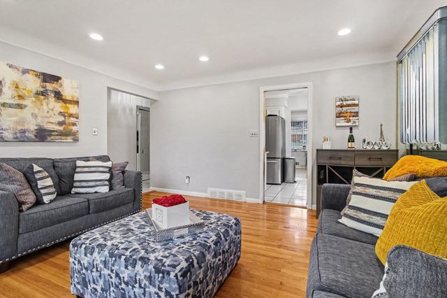 14051 Cloverdale Street, Oak Park City, MI 48237