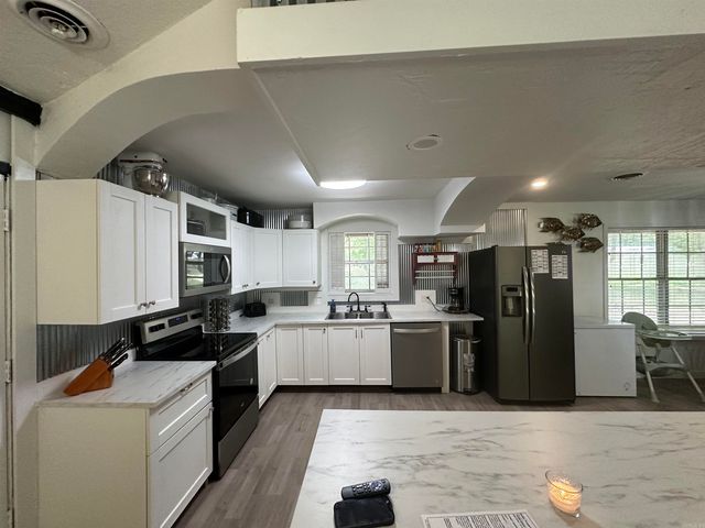 32 Shannon Drive, Mcgehee, AR 71654