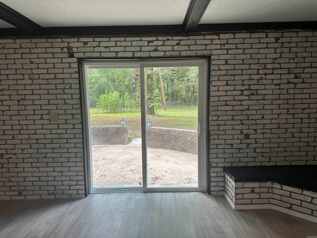 32 Shannon Drive, Mcgehee, AR 71654