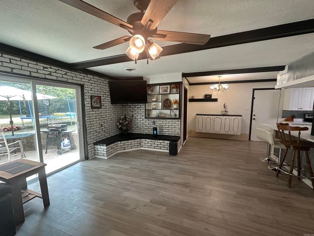 32 Shannon Drive, Mcgehee, AR 71654