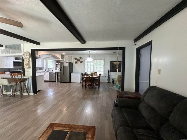 32 Shannon Drive, Mcgehee, AR 71654