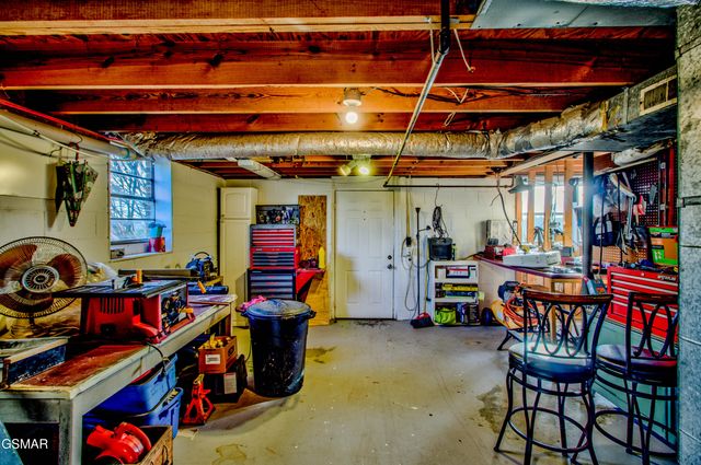 500 Allison Town Road, Philadelphia, TN 37846