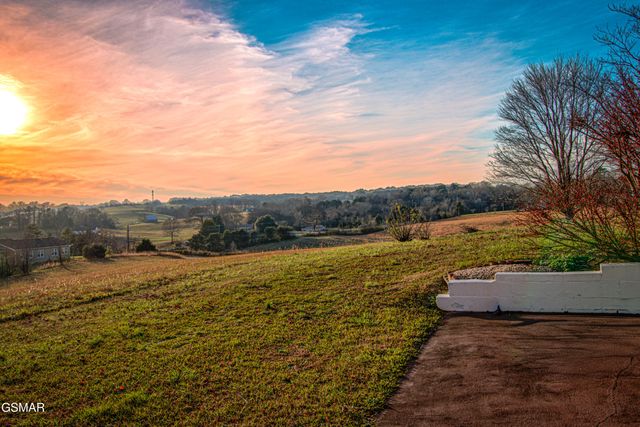 500 Allison Town Road, Philadelphia, TN 37846