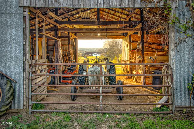 500 Allison Town Road, Philadelphia, TN 37846