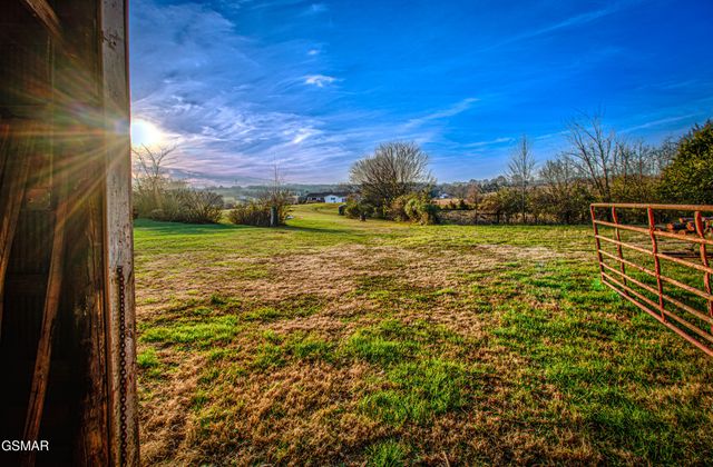 500 Allison Town Road, Philadelphia, TN 37846