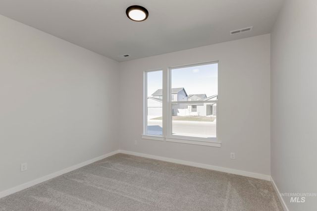 6515 W Plateau Creek Dr, Meridian, ID 83646