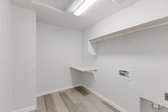 6515 W Plateau Creek Dr, Meridian, ID 83646