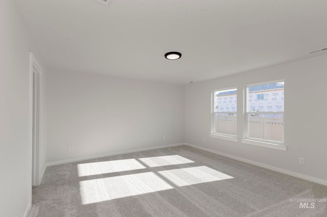 6515 W Plateau Creek Dr, Meridian, ID 83646