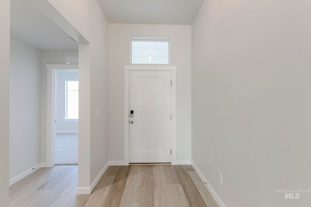 6515 W Plateau Creek Dr, Meridian, ID 83646