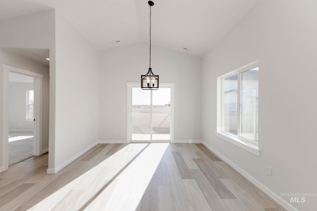 6515 W Plateau Creek Dr, Meridian, ID 83646