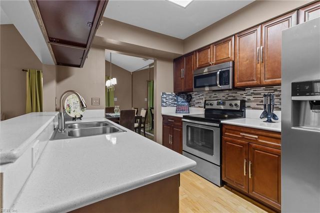 1023 Winged Foot Ct # A, Chesapeake, VA 23320