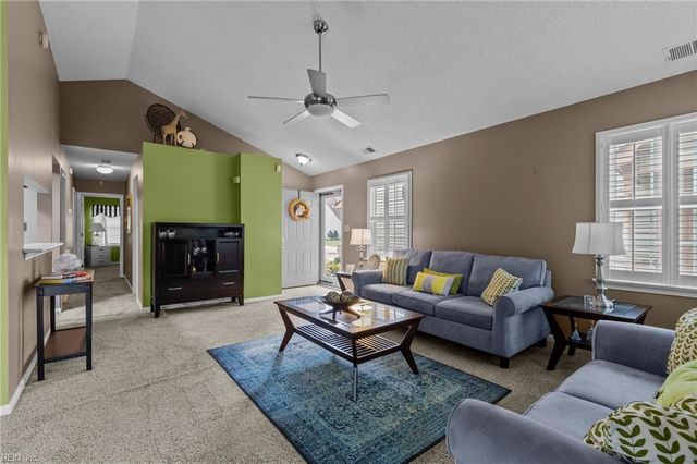 1023 Winged Foot Ct # A, Chesapeake, VA 23320