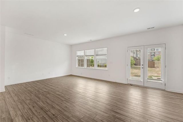 649 Isom Walk, Suwanee, GA 30024