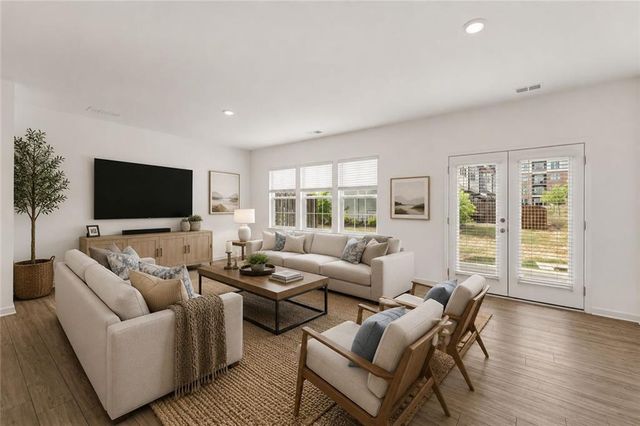 649 Isom Walk, Suwanee, GA 30024
