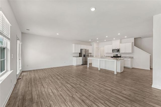 649 Isom Walk, Suwanee, GA 30024