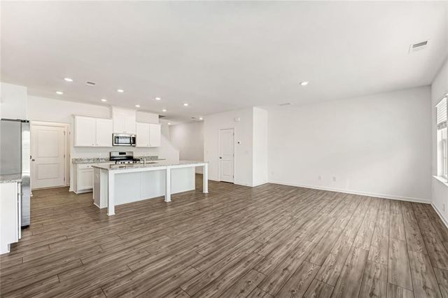 649 Isom Walk, Suwanee, GA 30024