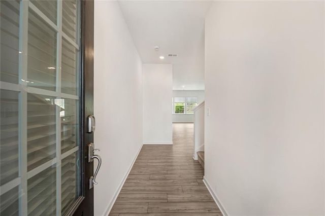 649 Isom Walk, Suwanee, GA 30024