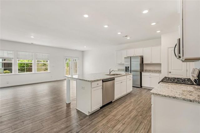 649 Isom Walk, Suwanee, GA 30024