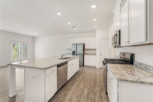 649 Isom Walk, Suwanee, GA 30024