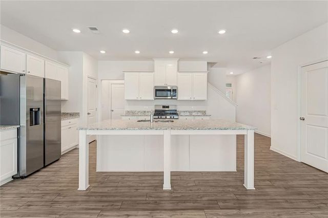 649 Isom Walk, Suwanee, GA 30024