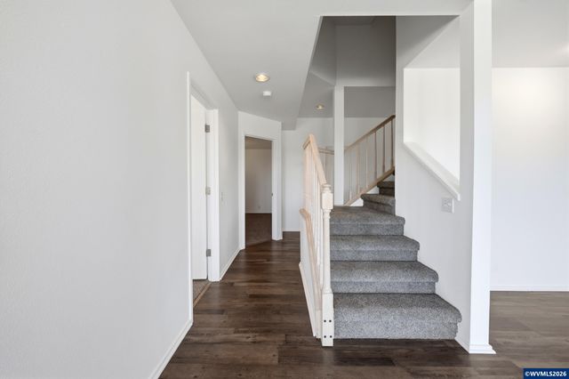 8325 Redwood Dr SE, Aumsville, OR 97325