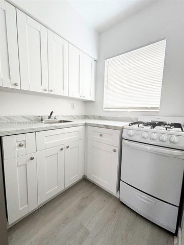 7717 Byron Ave, Miami Beach, FL 33141