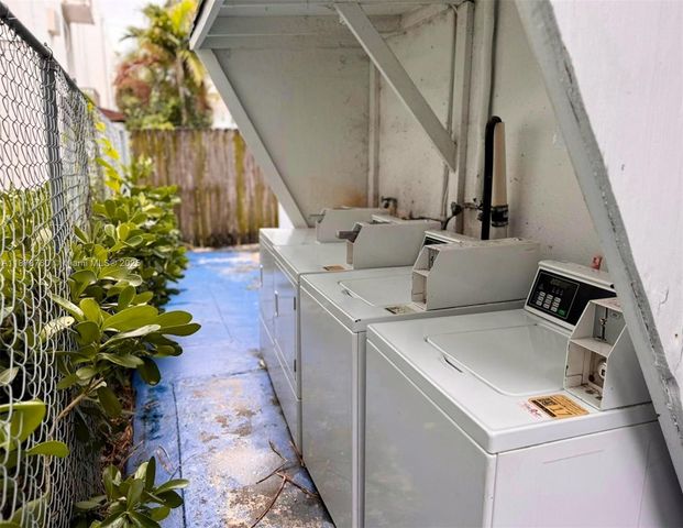 7717 Byron Ave, Miami Beach, FL 33141