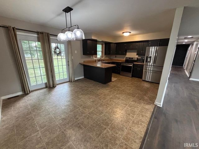 205 Crestmont Drive, Vincennes, IN 47591