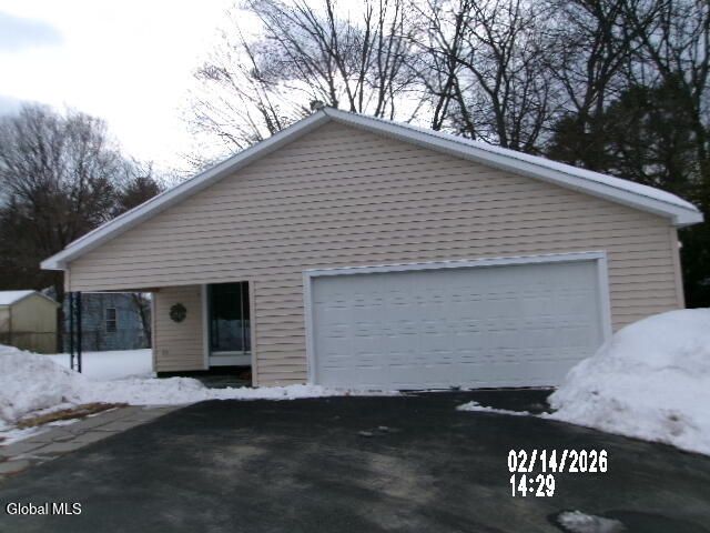 4 Avon Place, South Glens Falls, NY 12803