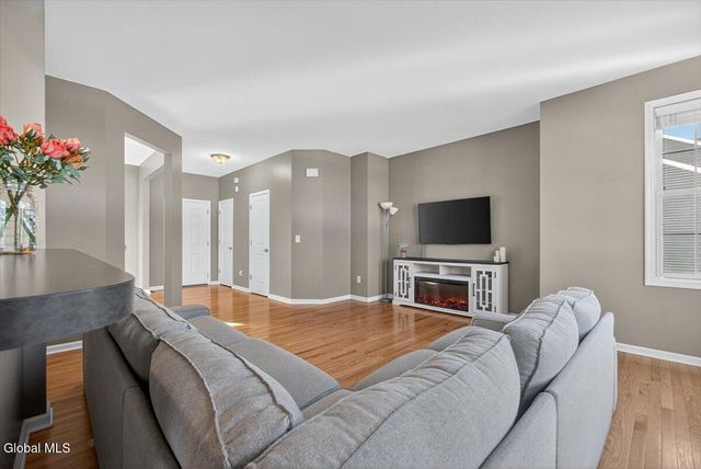 34 Avendale Drive, Malta, NY 12019