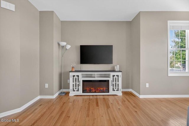 34 Avendale Drive, Malta, NY 12019