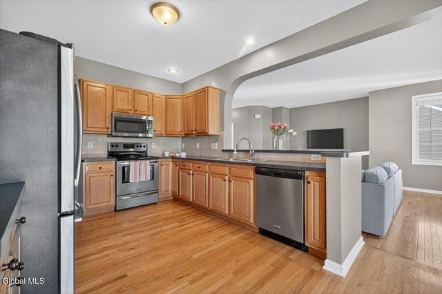 34 Avendale Drive, Malta, NY 12019