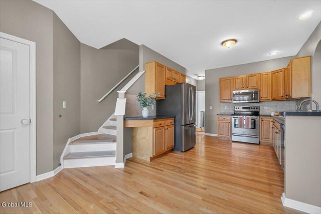 34 Avendale Drive, Malta, NY 12019