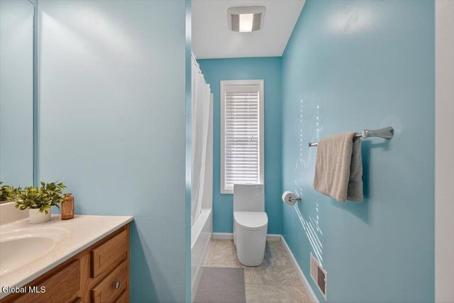 34 Avendale Drive, Malta, NY 12019