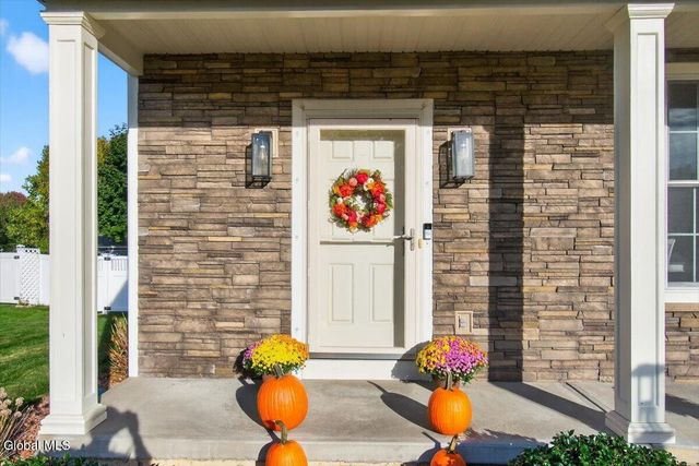 34 Avendale Drive, Malta, NY 12019