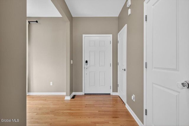 34 Avendale Drive, Malta, NY 12019