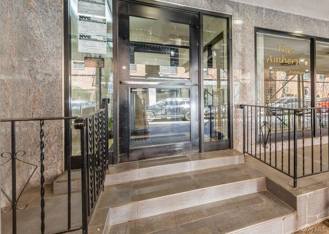 99-10 60th Avenue 6EE, Corona, NY 11368