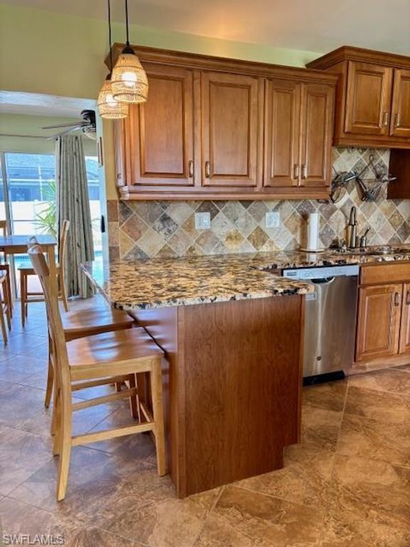 Image 6 of property listing at 1155 SW 43rd ST, Cape Coral, FL 33914