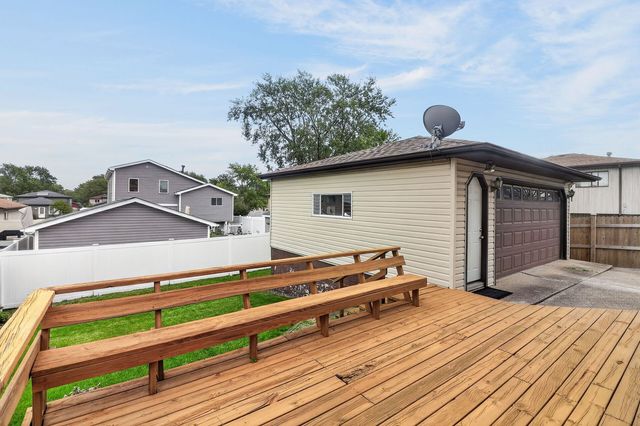16825 Vicky Lane, Orland Hills, IL 60487