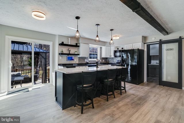 39335 SUMMITT HILL DR, Mechanicsville, MD 20659