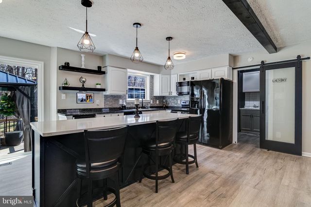 39335 SUMMITT HILL DR, Mechanicsville, MD 20659